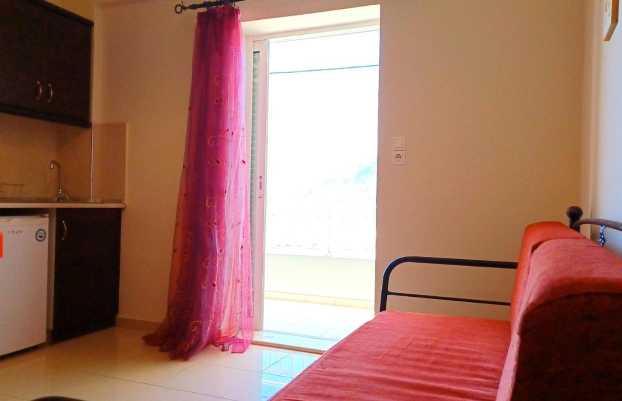 En Plo Studios & Apartments Плакиас Экстерьер фото